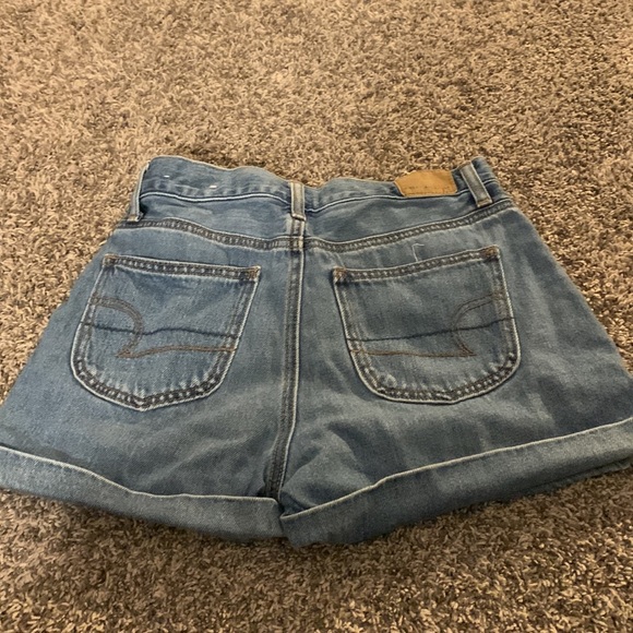 High waisted light wash jean shorts from American Eagle - Picture 2 of 2